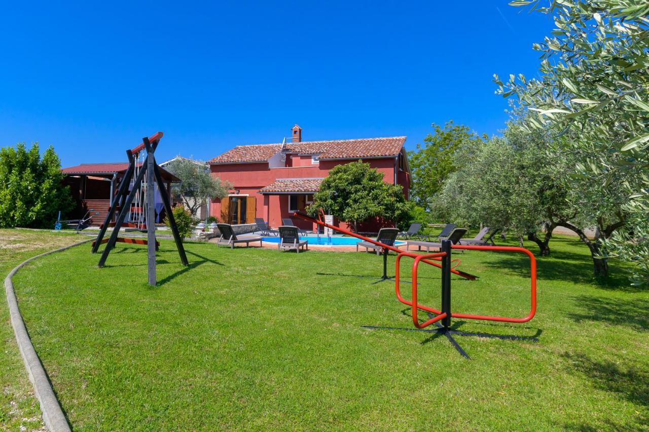 Villa Carla With Private Pool & Kids Playground - Pet Friendly Mutvoran Екстериор снимка