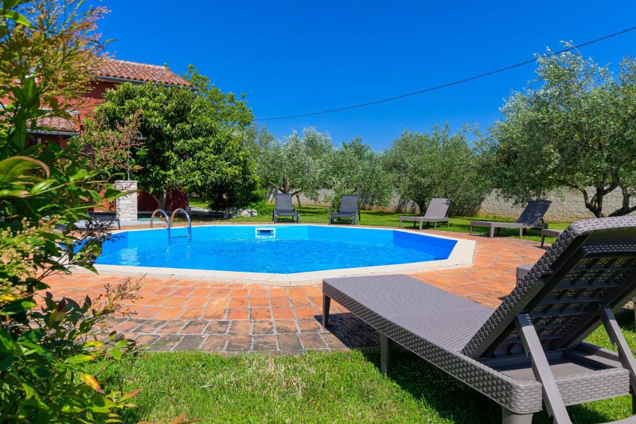 Villa Carla With Private Pool & Kids Playground - Pet Friendly Mutvoran Екстериор снимка