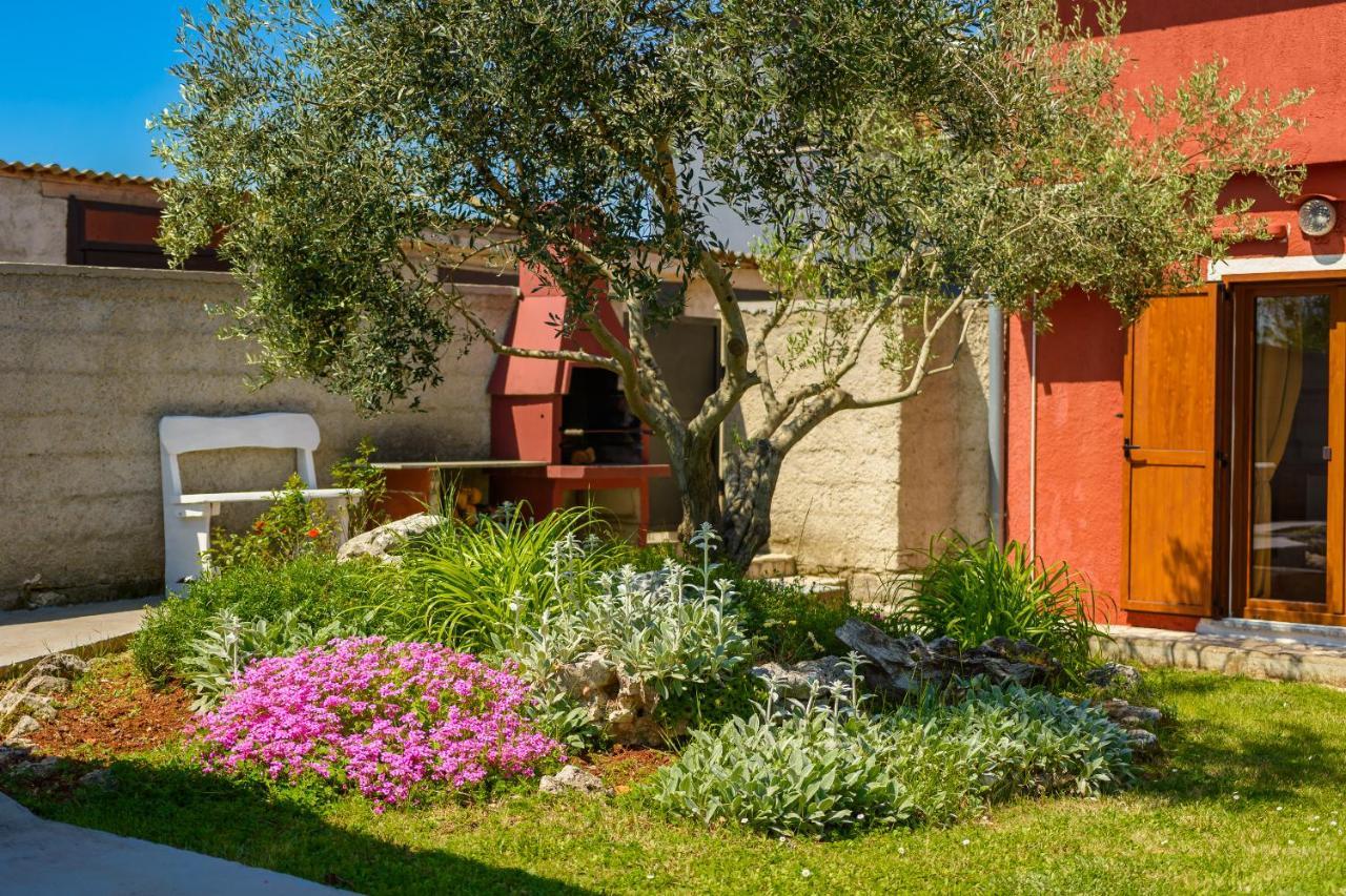 Villa Carla With Private Pool & Kids Playground - Pet Friendly Mutvoran Екстериор снимка