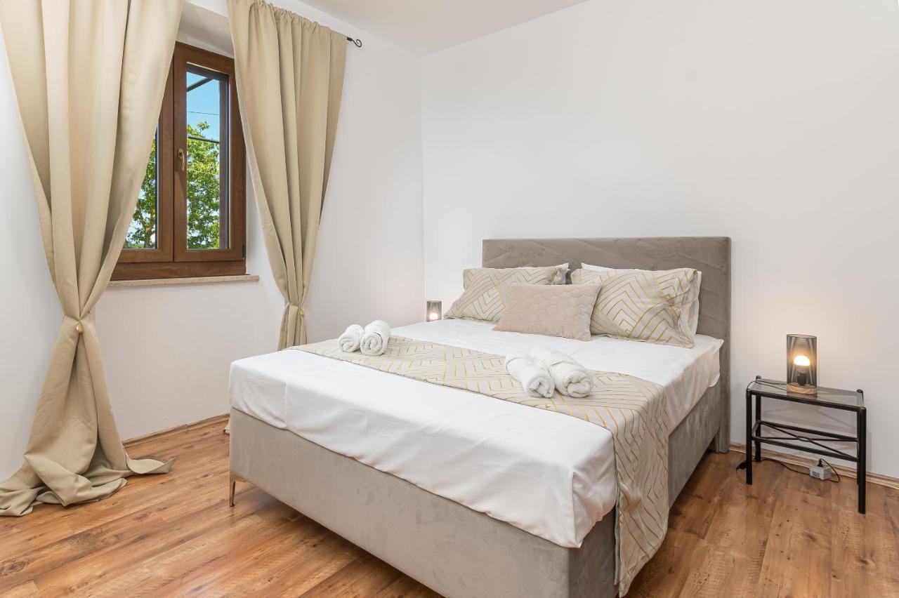 Villa Carla With Private Pool & Kids Playground - Pet Friendly Mutvoran Екстериор снимка