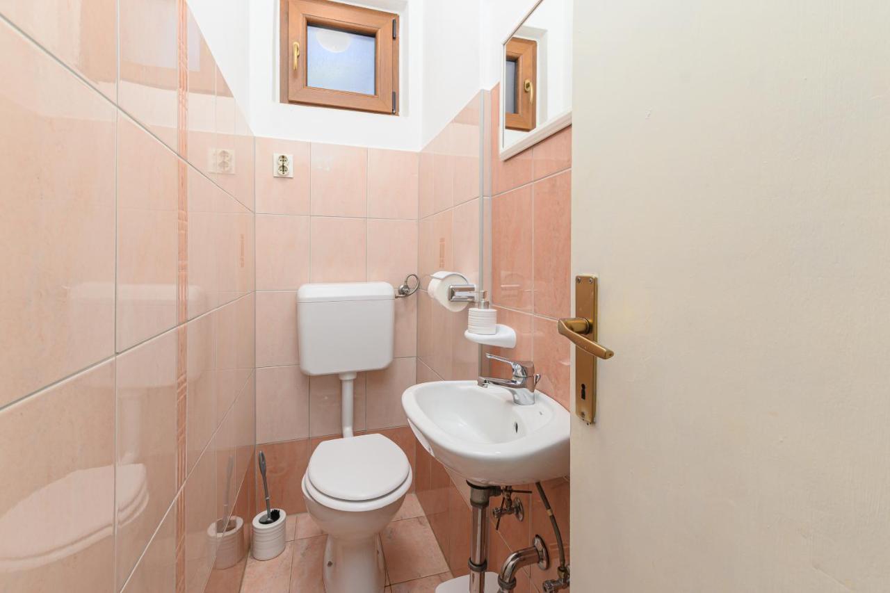 Villa Carla With Private Pool & Kids Playground - Pet Friendly Mutvoran Екстериор снимка